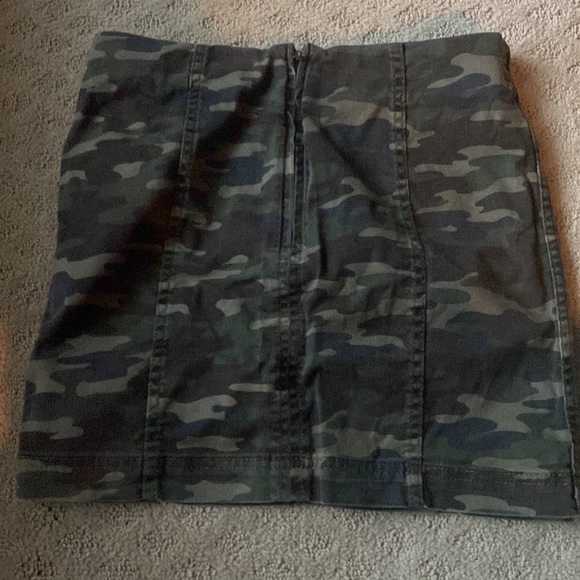 Size medium Free People Camo Skirt - Picture 2 of 3